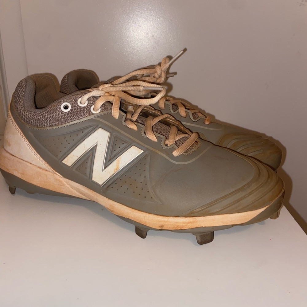 New Balance Women’s Cleats